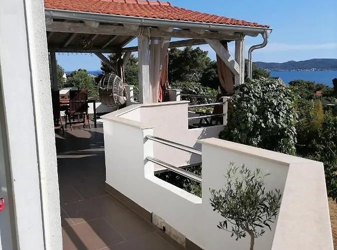 Luna Apartment