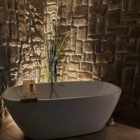 Luna Apartment *