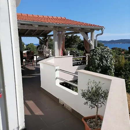 Luna Apartment